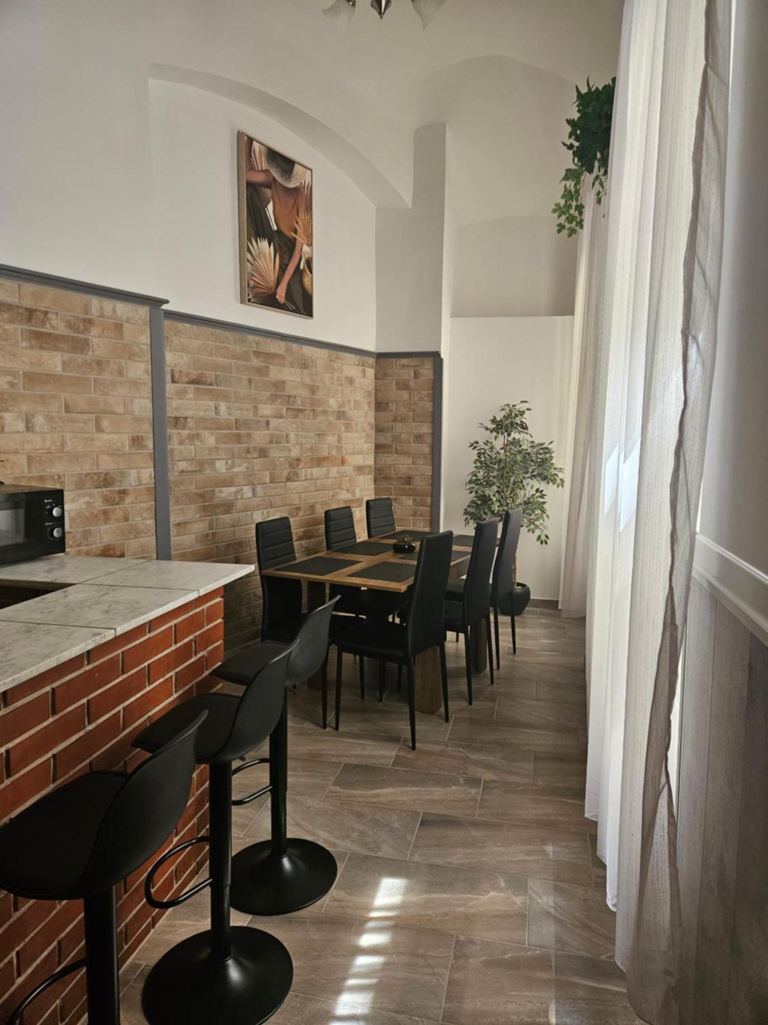 D3 Basilica Luxury Spacious Free Parking For 1 Car — Photos 3